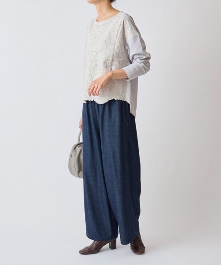 ビアズリー フロント刺繍カットソー