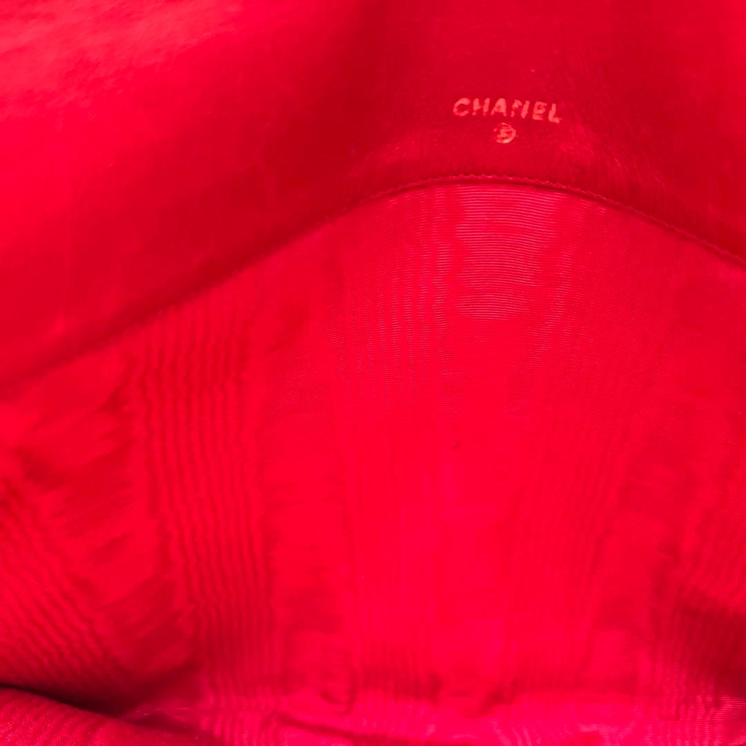 CHANEL 赤　クラッチバッグ・書類入れ