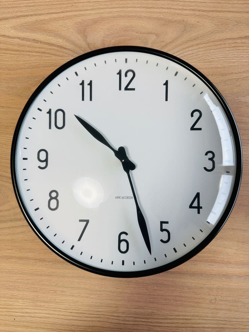 アルネ・ヤコブセン　ステーション ウォールクロック 直径29cm