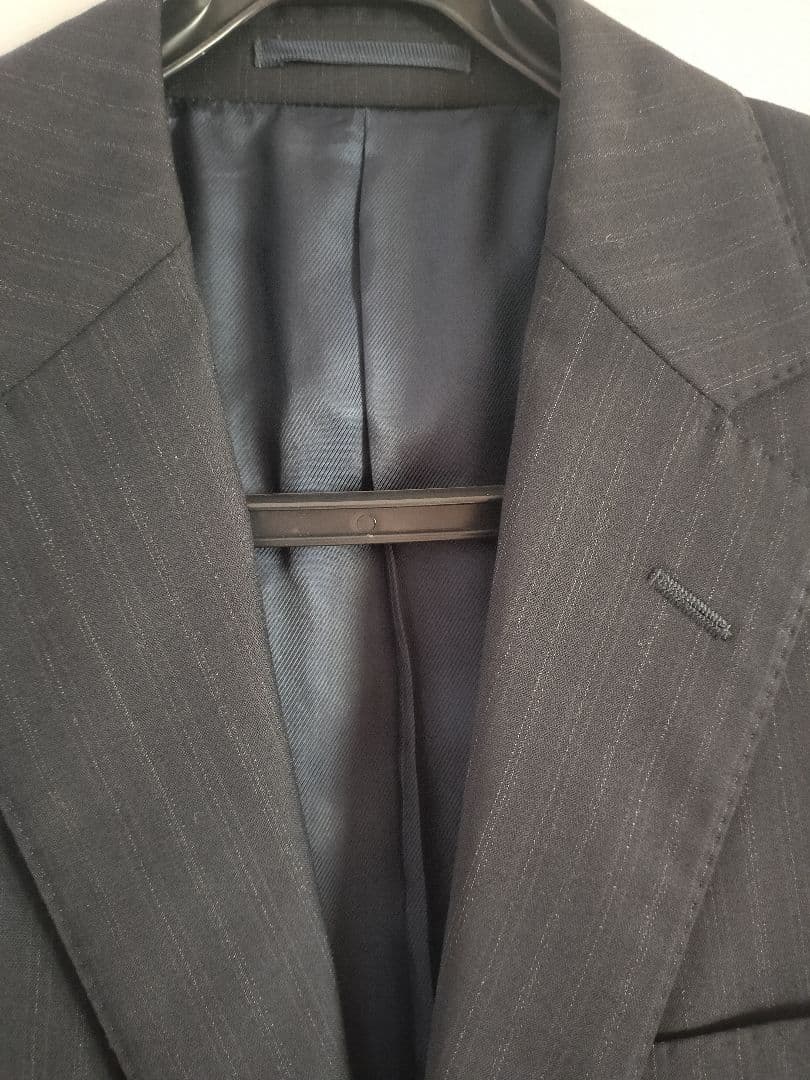 UNITED ARROWS luxxorビジネススーツ ダークグレー ストライプ