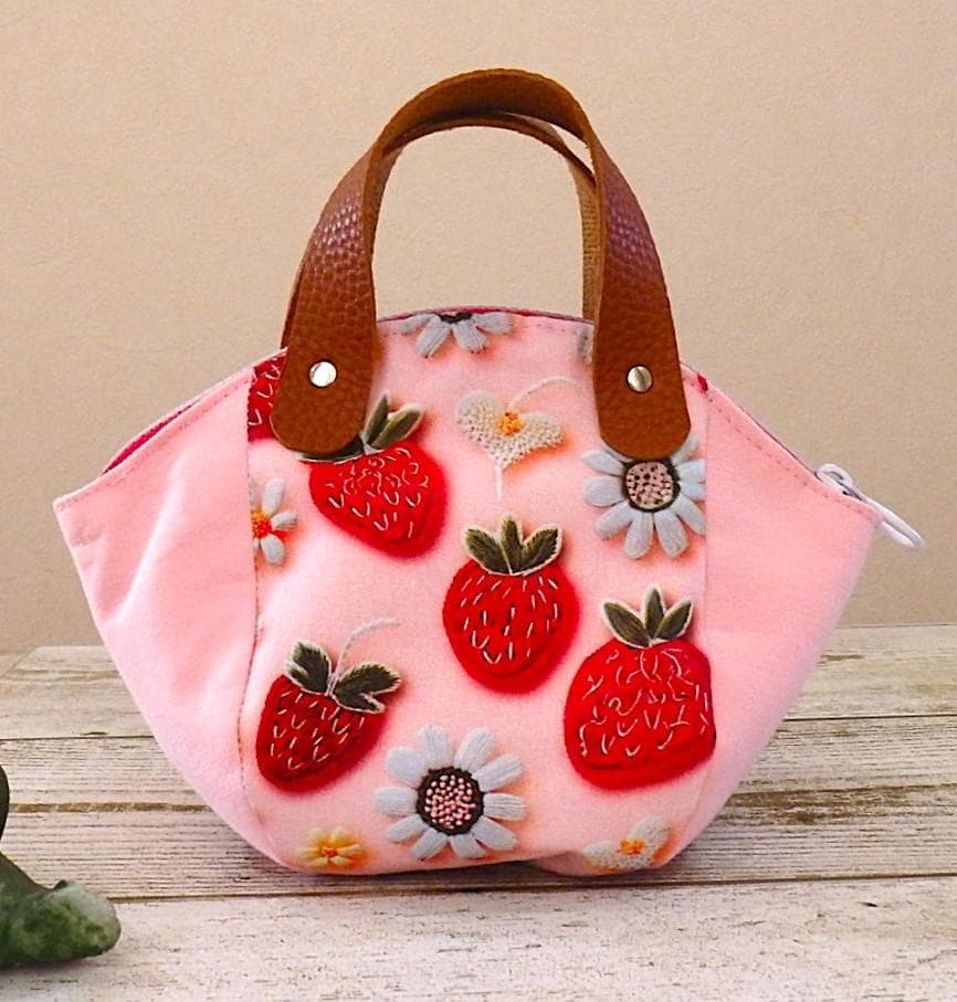 可愛い紙袋型トートバッグとお子様コスメポーチ他4点のおまとめ