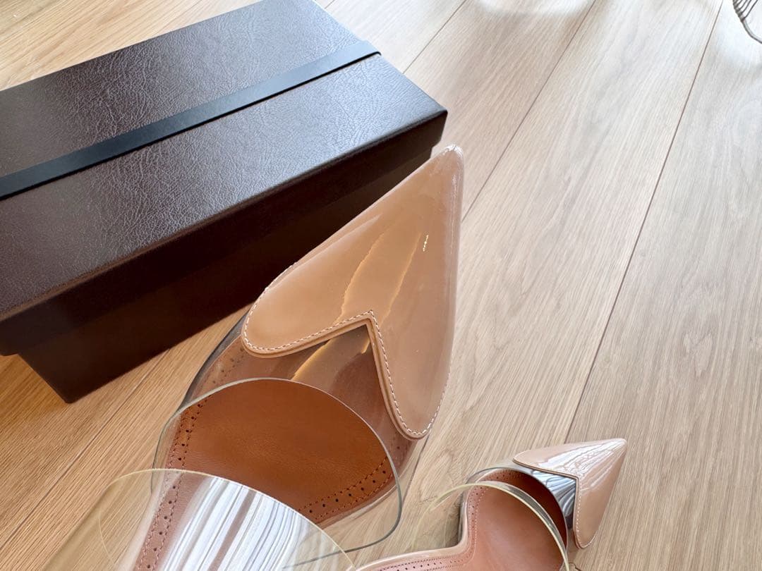 Alaïaアライア　LE CŒUR パテントカーフスキン製 ミュール　ベージュ