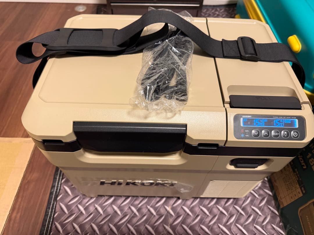 HIKOKI 冷温庫 ベージュ LED照明付き