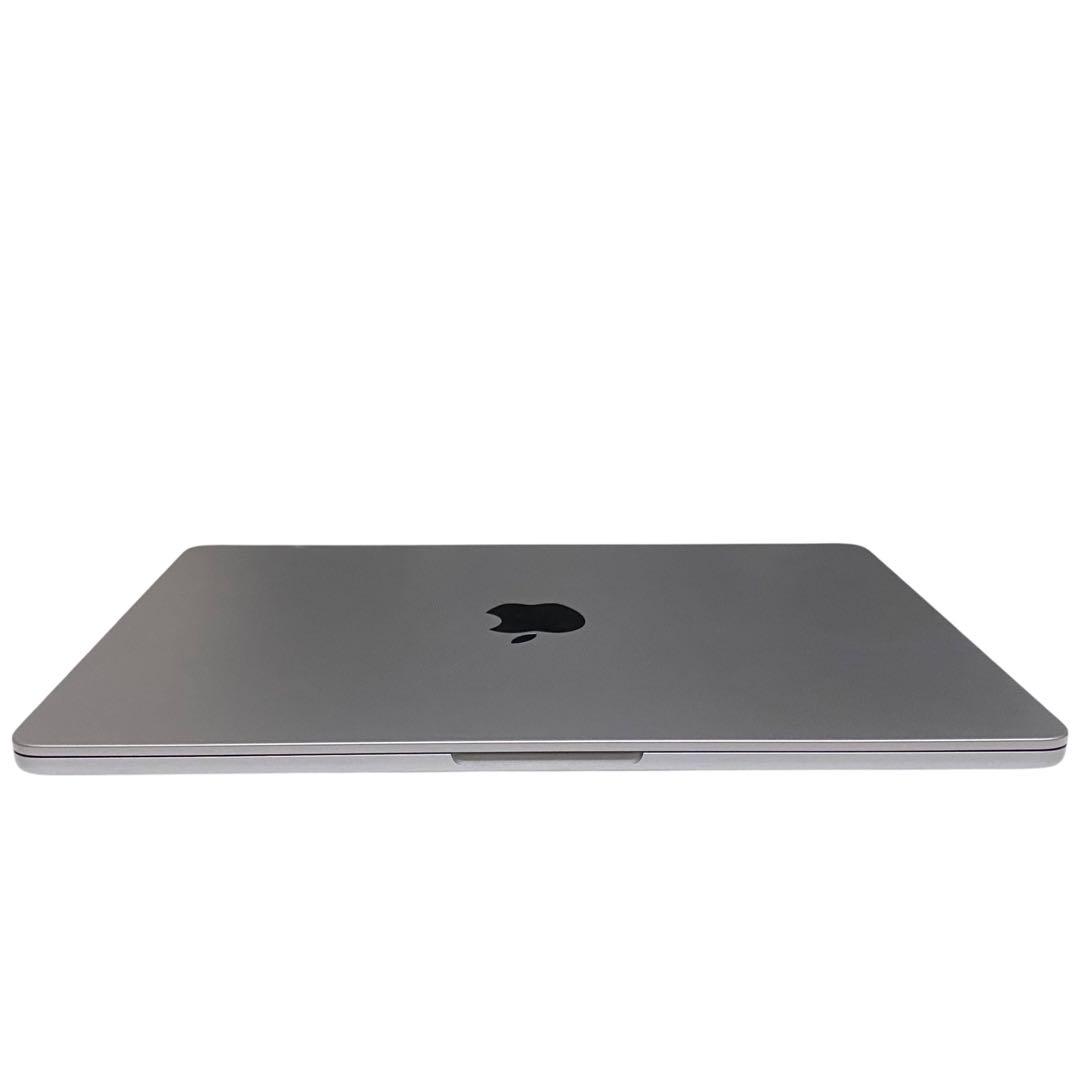 【売り切り/美品】Apple MacBook Air M2（2022年モデル）