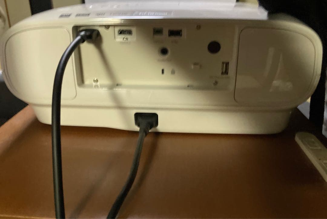 美品 EPSON EH-TW7000 4Kプロジェクター スピーカーレスモデル