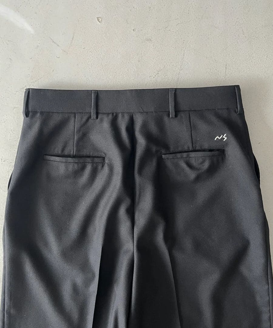 パンツ NEONSIGN Anatomic straight slacks \"BLACK