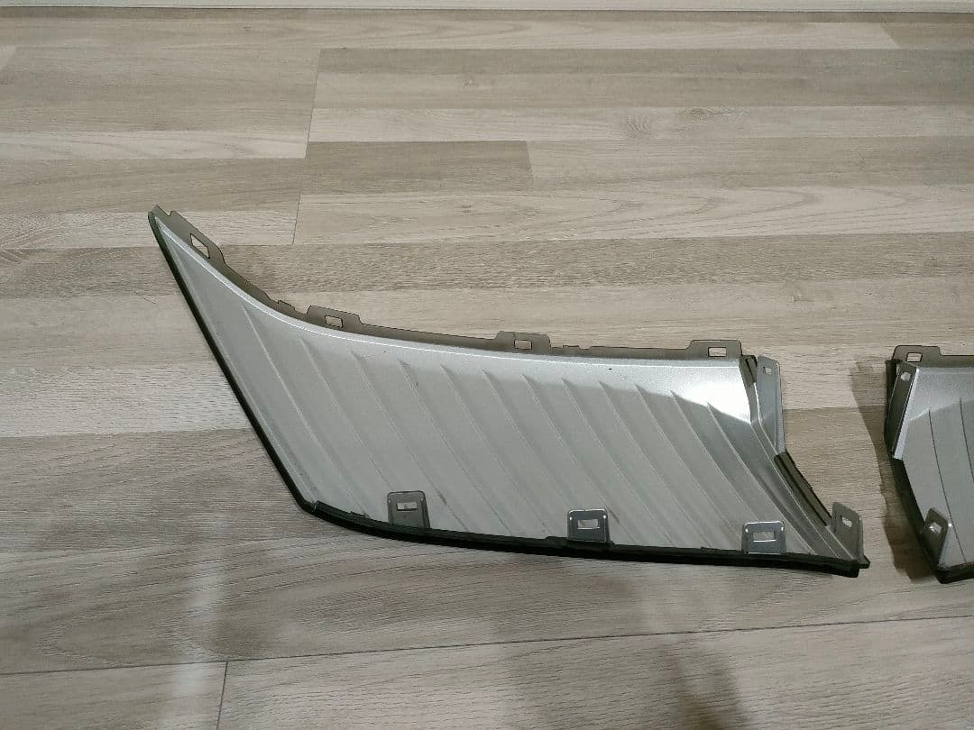 ６０系ハリアー　フロントグリルパネルとグリルアンダーメッキセット