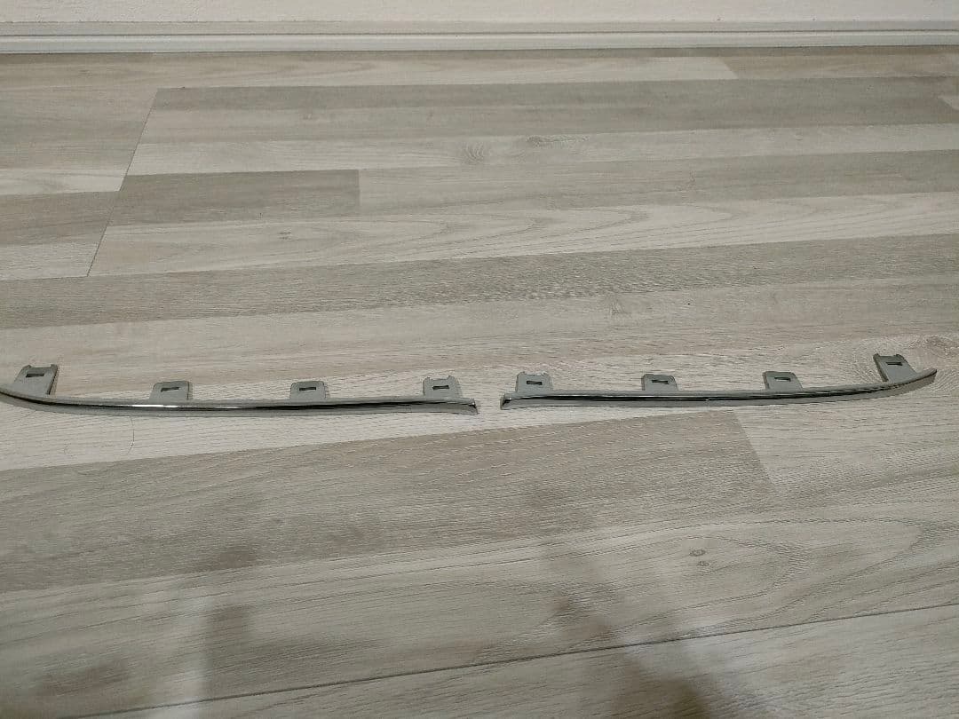 ６０系ハリアー　フロントグリルパネルとグリルアンダーメッキセット