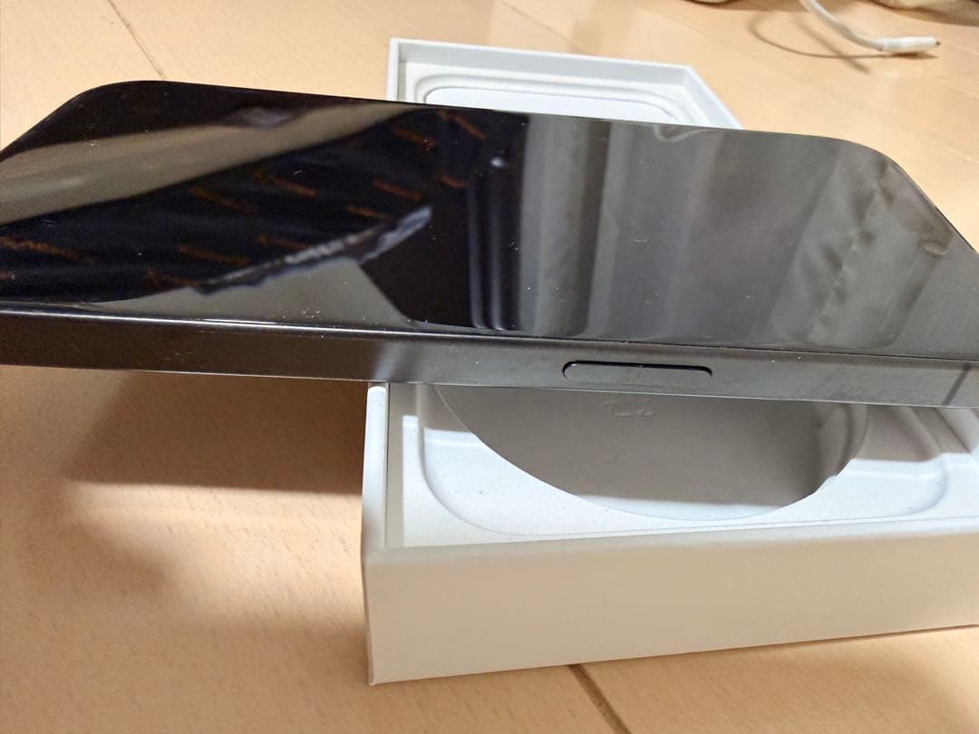 Apple iPhone 15Pro ブラック 本体　中古　バッテリー残量86