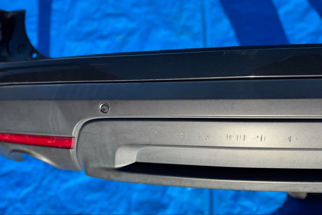 フォードエクスプローラーリアバンパー2012パーキングセンサー付き