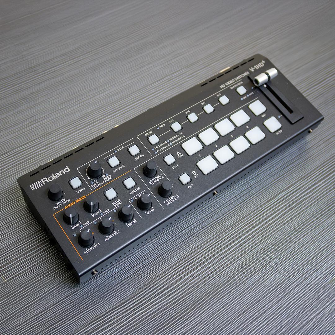 【Roland V-1HD+】ローランド V-1HDプラス ハードケース付き