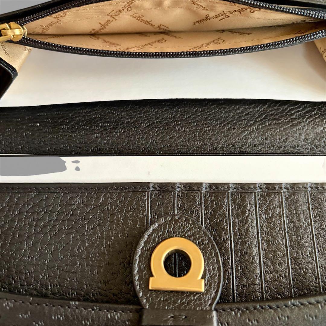 新品未使用 フェラガモ ガンチーニ 留め具 長財布 オーストリッチ 本革