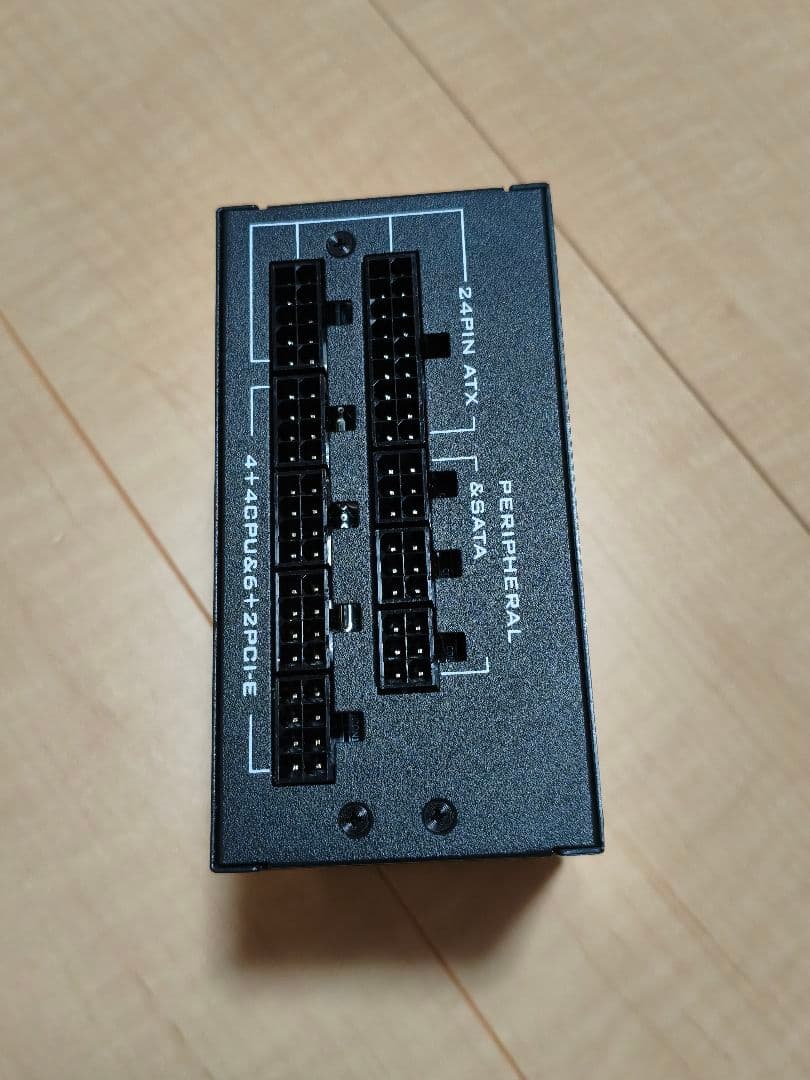 LIAN LI SP750 750W SFX 電源ユニット