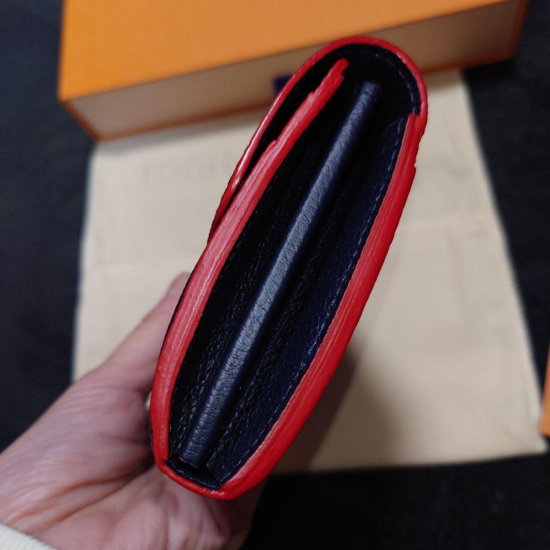 ミッキールイヴィトンポルトフォイユサラアンプラント