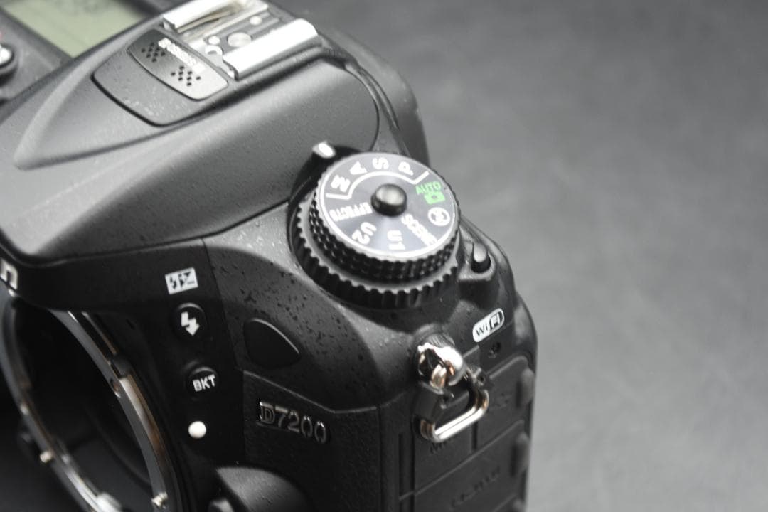 Nikon ニコン D7200 デジタル一眼レフカメラ