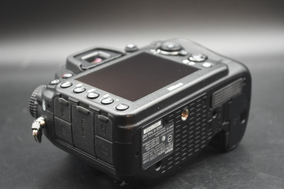 Nikon ニコン D7200 デジタル一眼レフカメラ