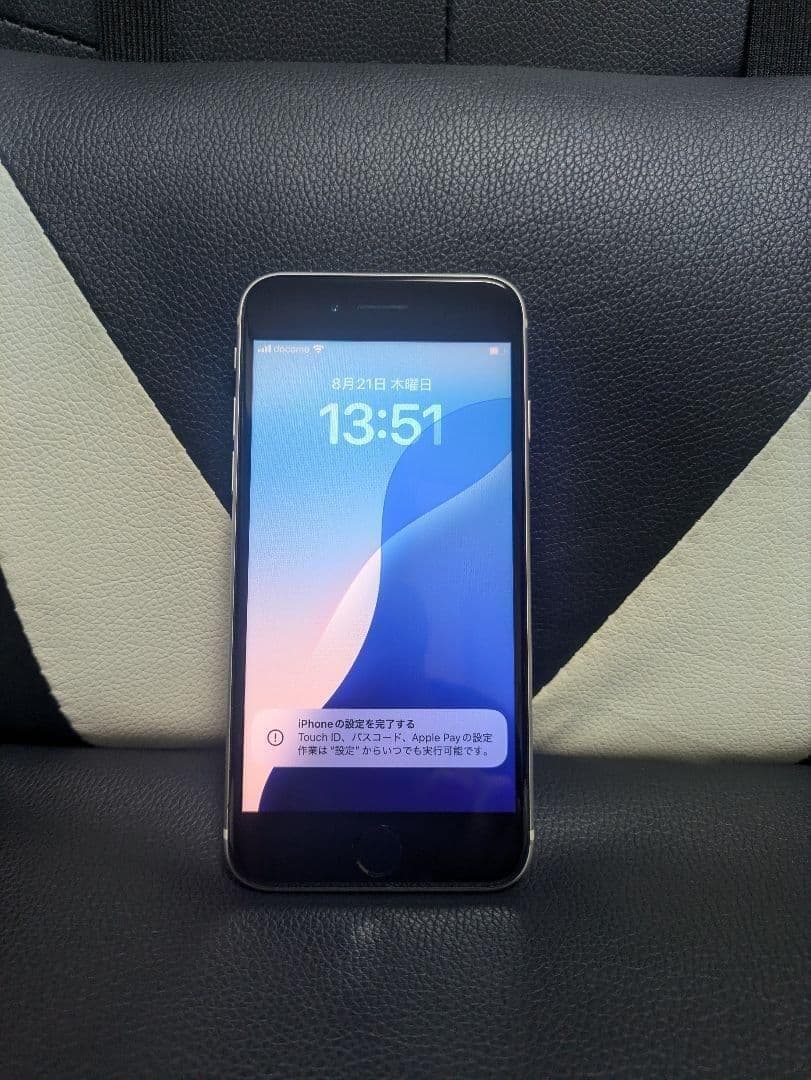 極美品　iPhone　SE 第2世代　128gb 白　SIMフリー　35