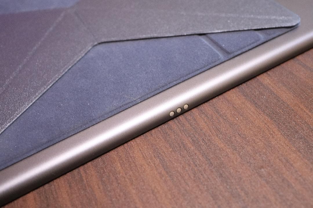 iPad (第7世代) スペースグレー