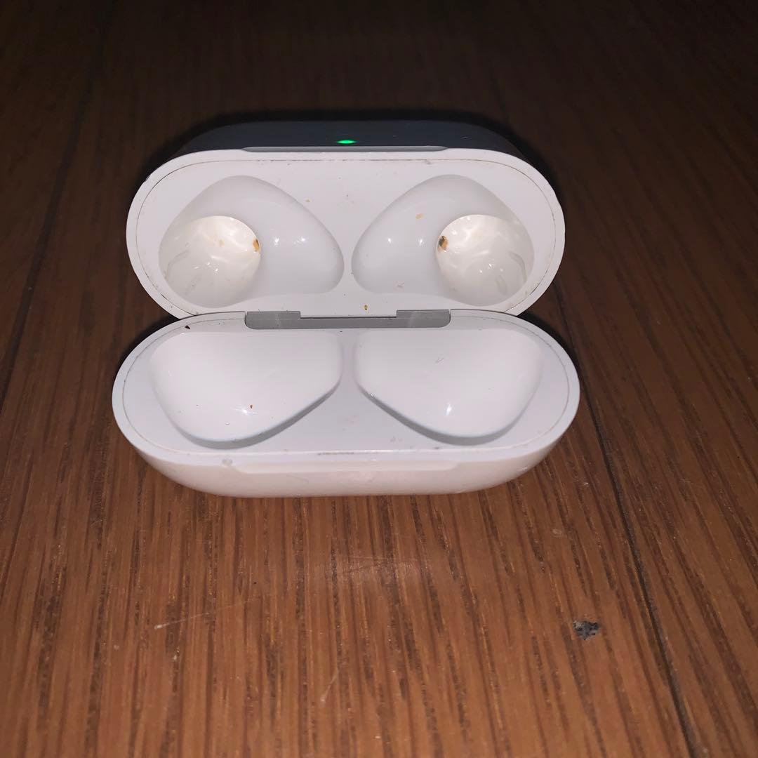 AirPods4 本体ホワイト 充電ケース付き
