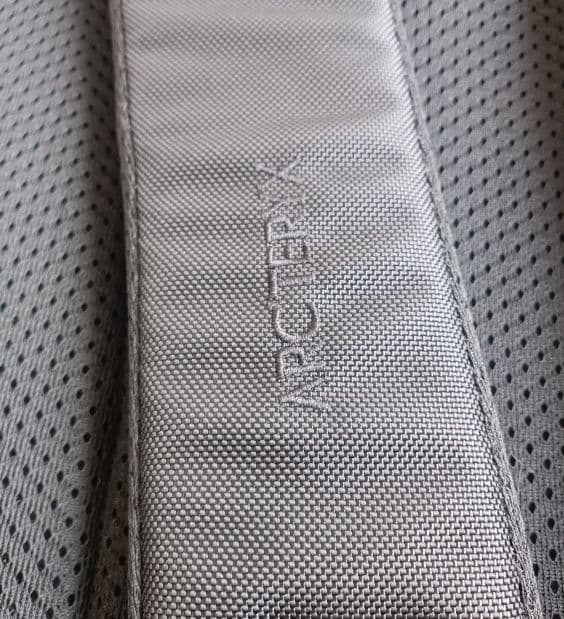 MR-33 ARC'TERYX ブラックバックパック 新品タグ付き