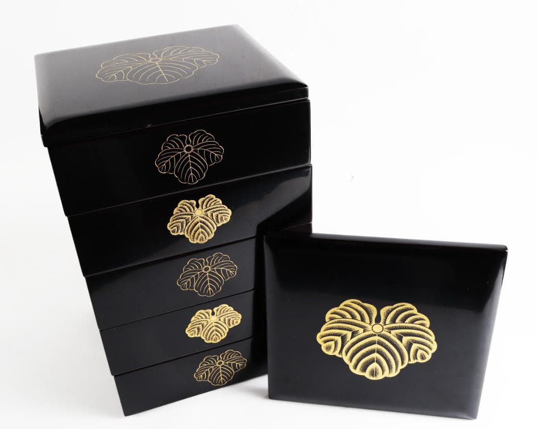 輪島塗 重箱 御重 蔦家紋 蒔絵 木製漆器 木箱