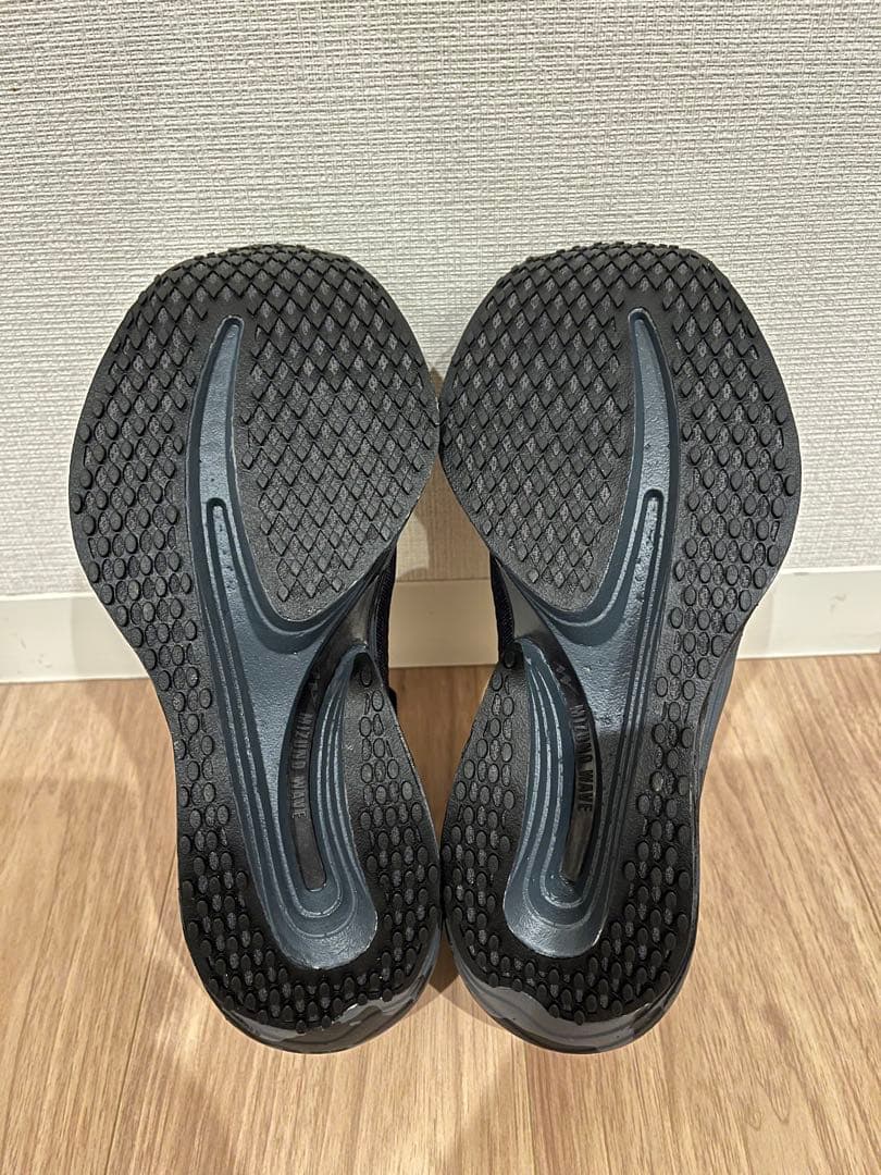 ミズノ　ウェーブリベリオンプロ　25.5cm