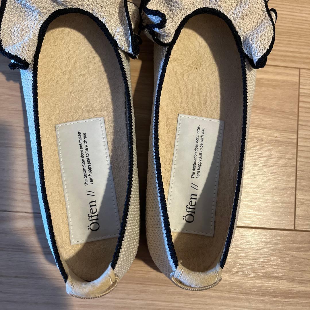 Offen フリルパンプス　ベージュ　黒　40 フラットシューズ