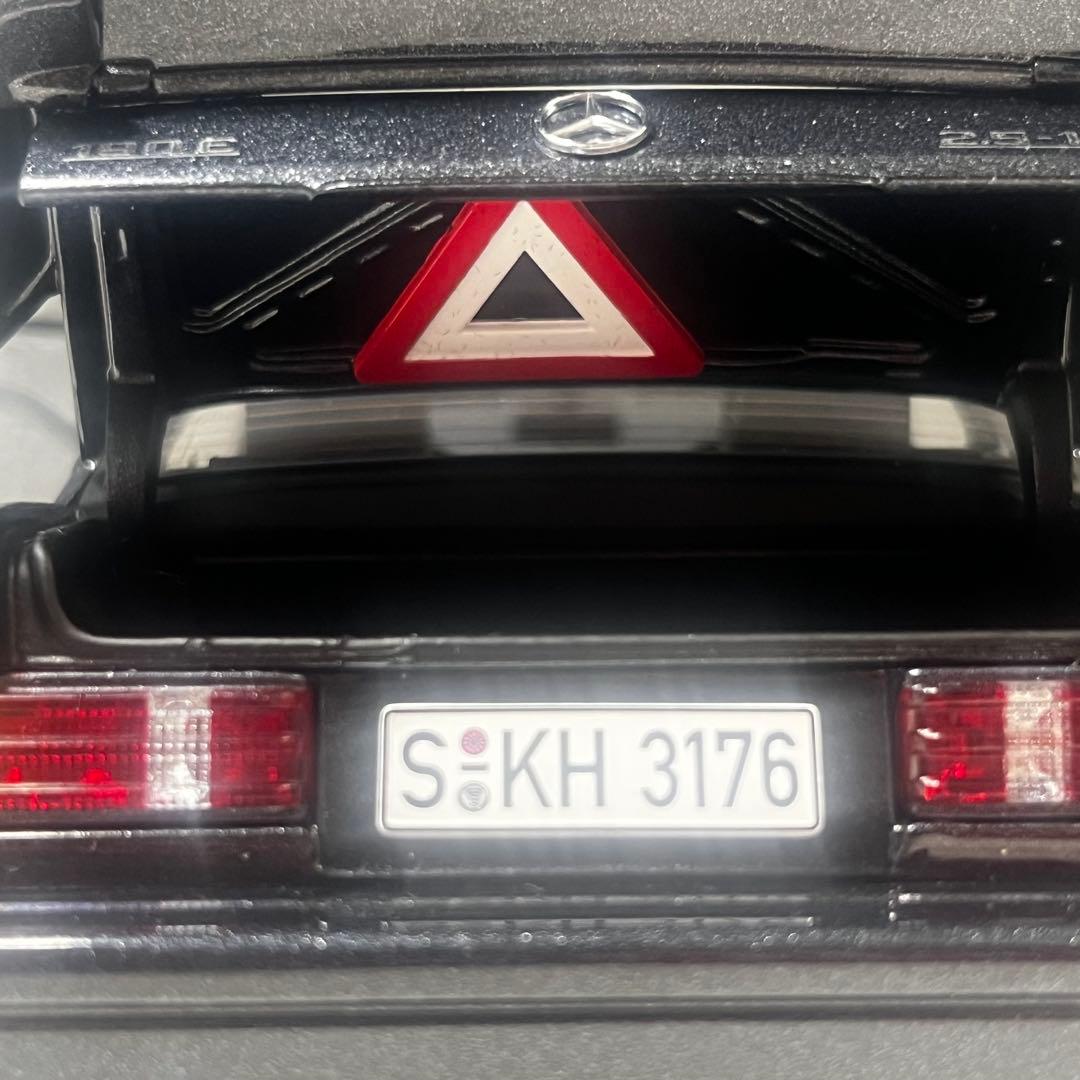 ディラー別注品 AUTOart ベンツ 190E 2.5-16 ※訳アリ品！