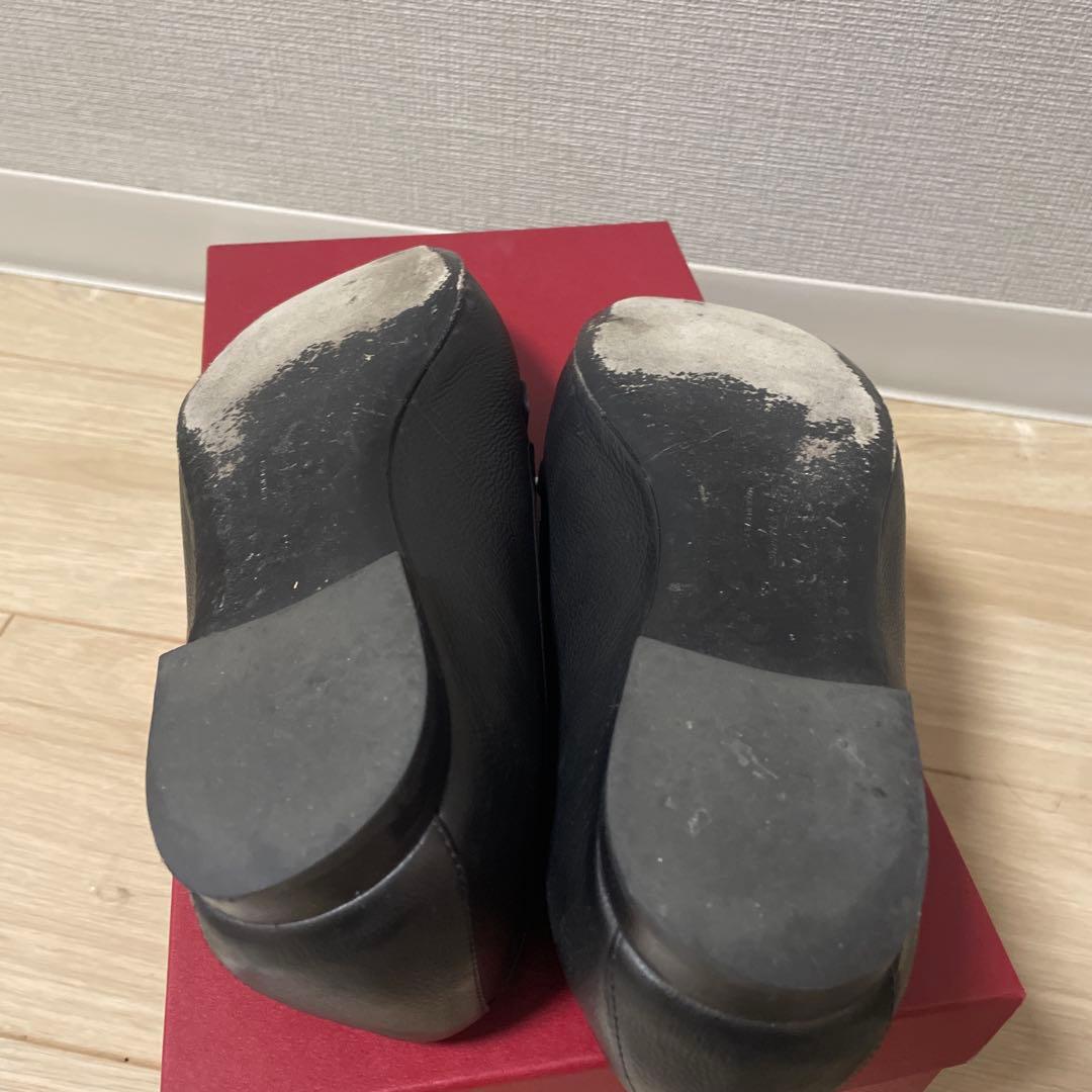 フェラガモ ブラックレザー ローファー ガンチーニ９Ｄ