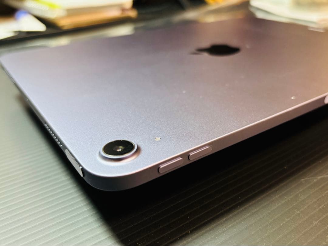 iPad Air第5世代64GB バッテリー容量97% 互換ケーブル・カバー付き