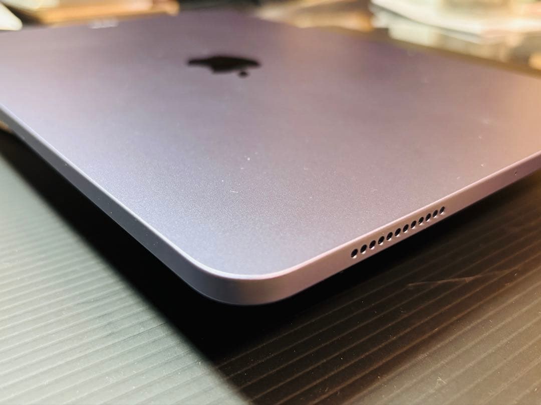 iPad Air第5世代64GB バッテリー容量97% 互換ケーブル・カバー付き