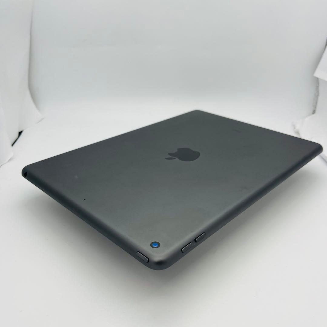 B 79% iPad 9 第9世代 64 GB Wi-Fi グレイ 本体