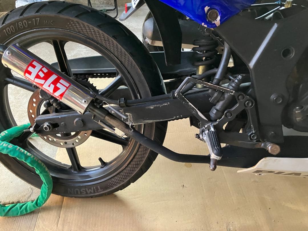 ns-1 マフラー　ベリアルのサイレンサー付き