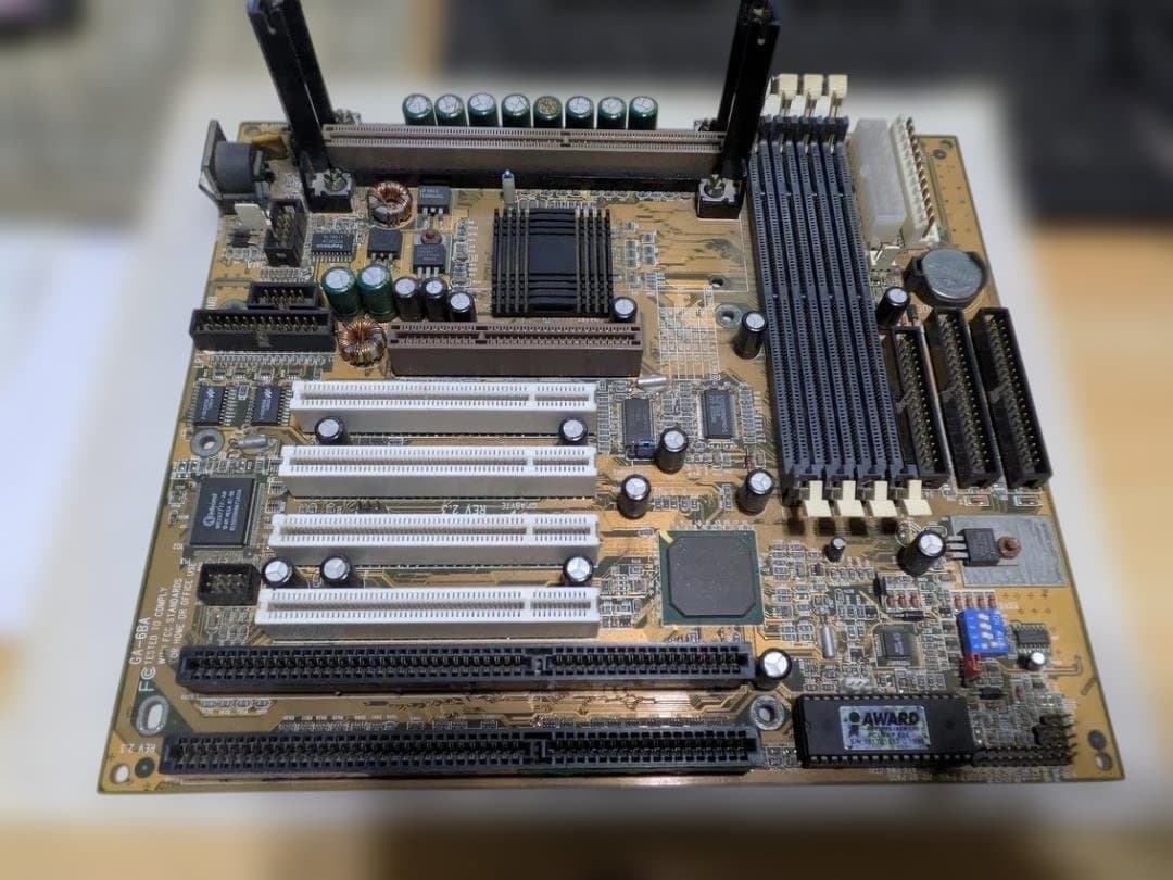 slot1 ATマザーボード GA-6BA +cpu+memory+vga