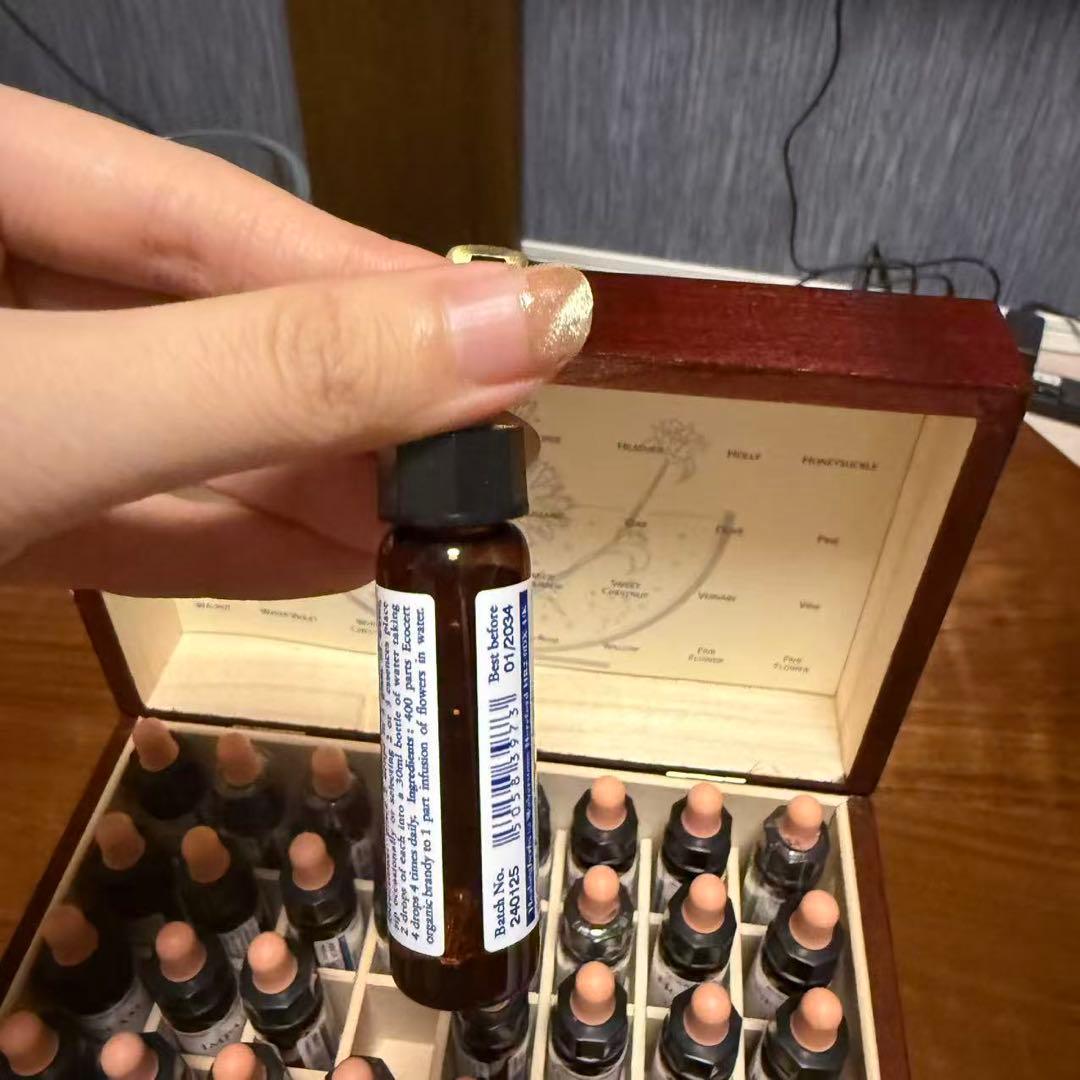 フラワーエッセンス40本のフルセットと専用木箱のセット