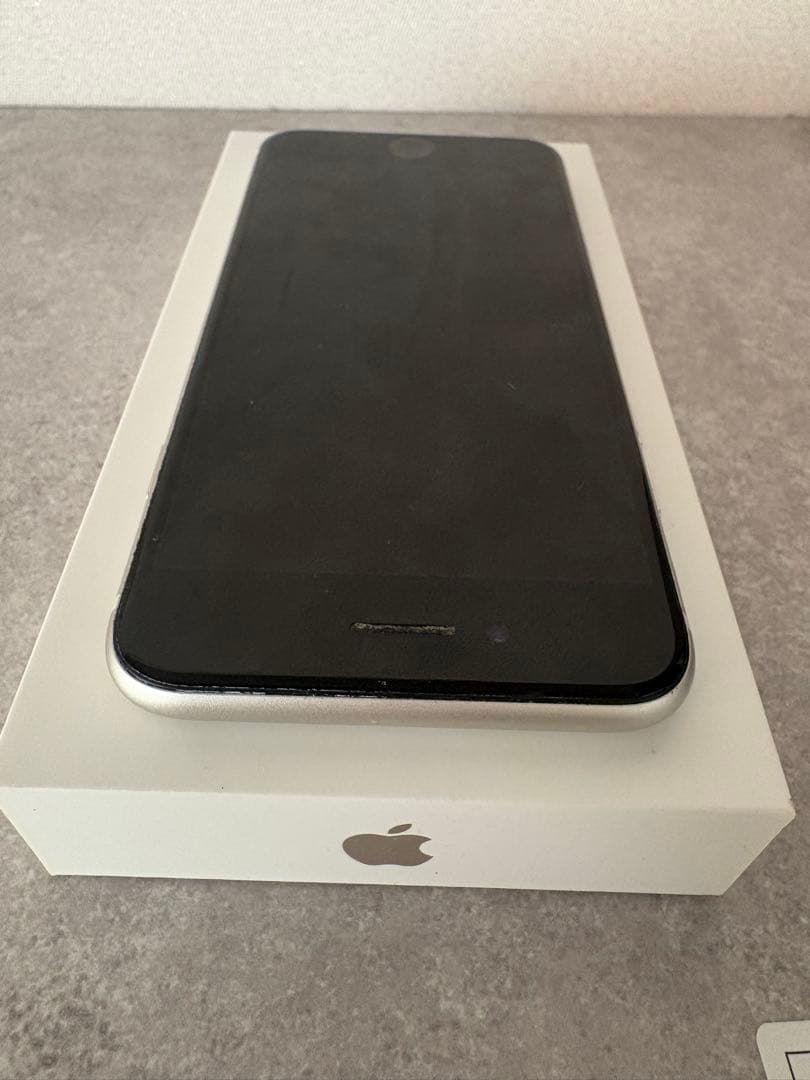 【箱つき】Apple iPhone SE 第3世代 本体 SIMフリー　128G
