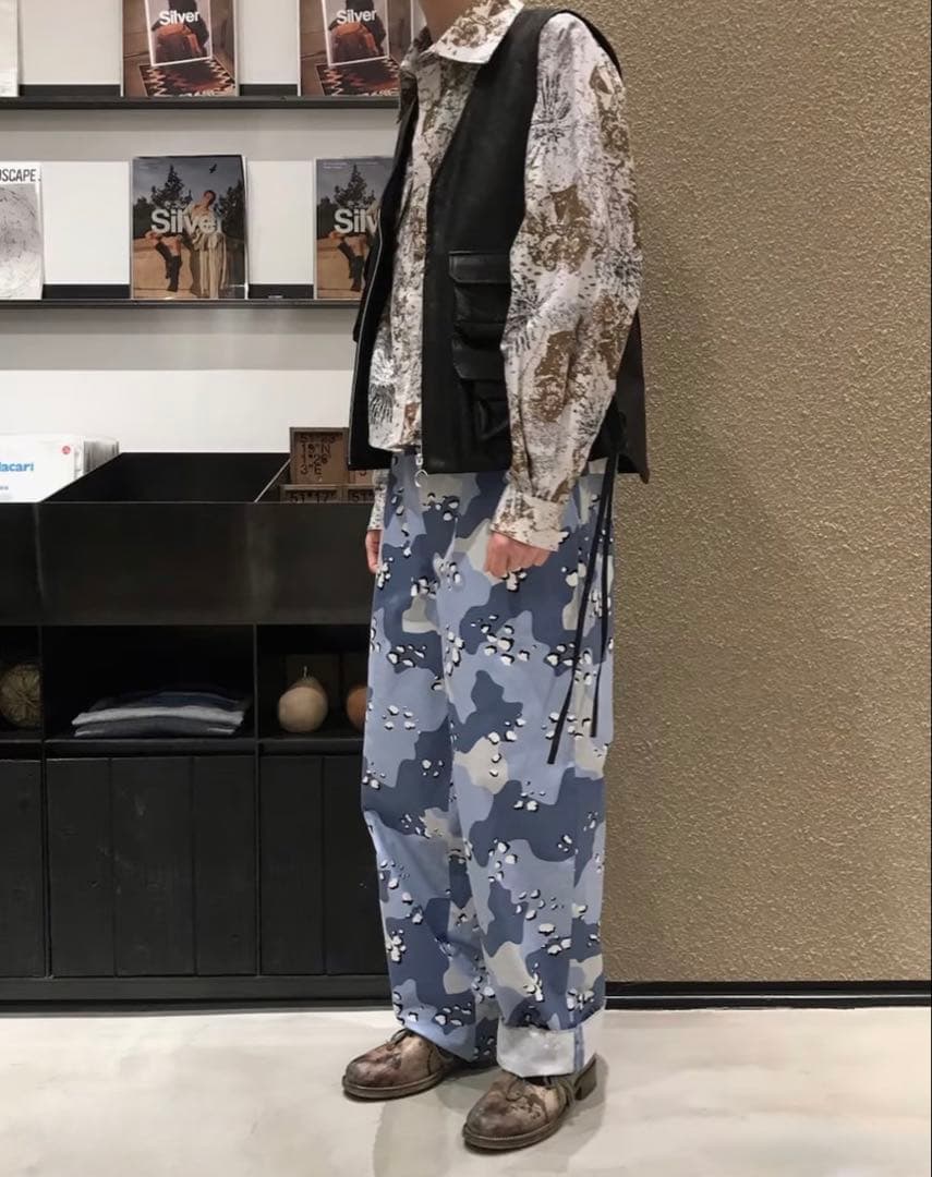 カミエル カモフラ a machine エーマシーン ポーカーズ ブルー ワイド