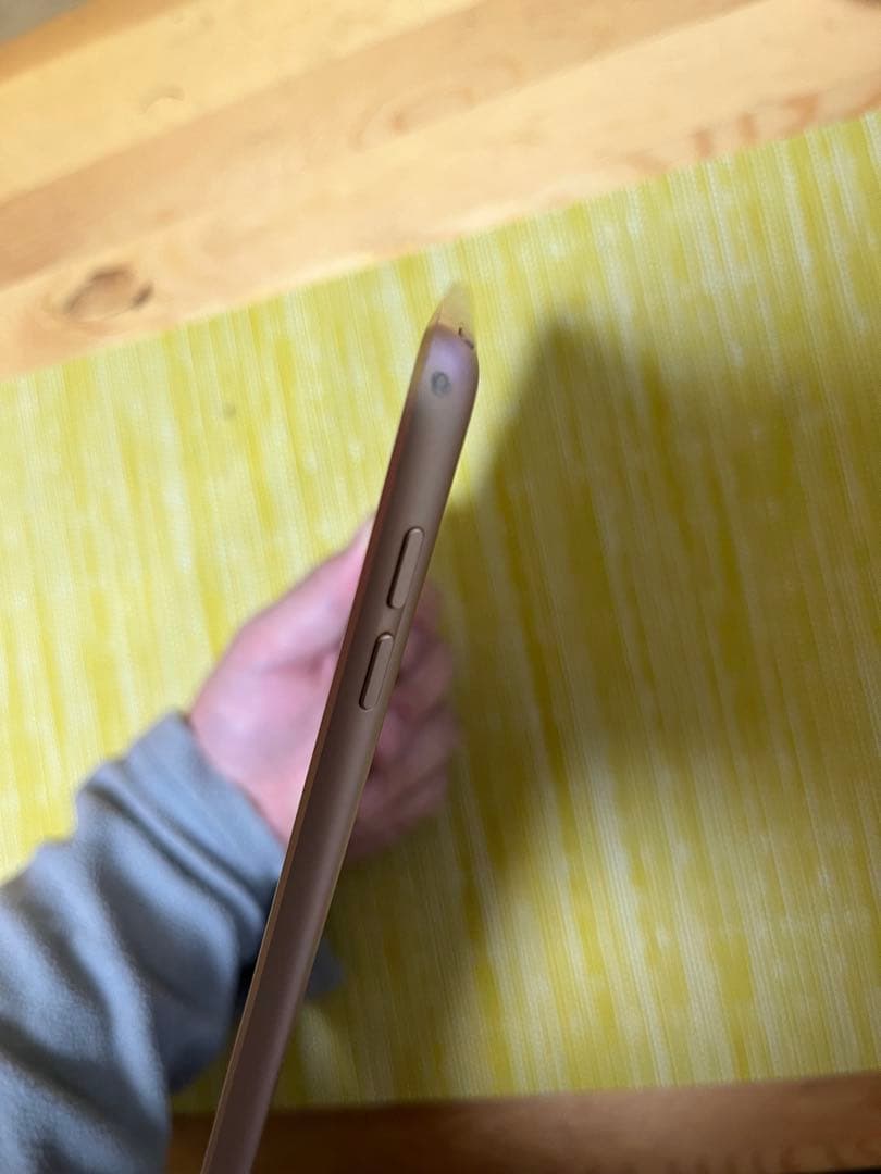 iPad 第8世代 128G wi-fiモデル ゴールド