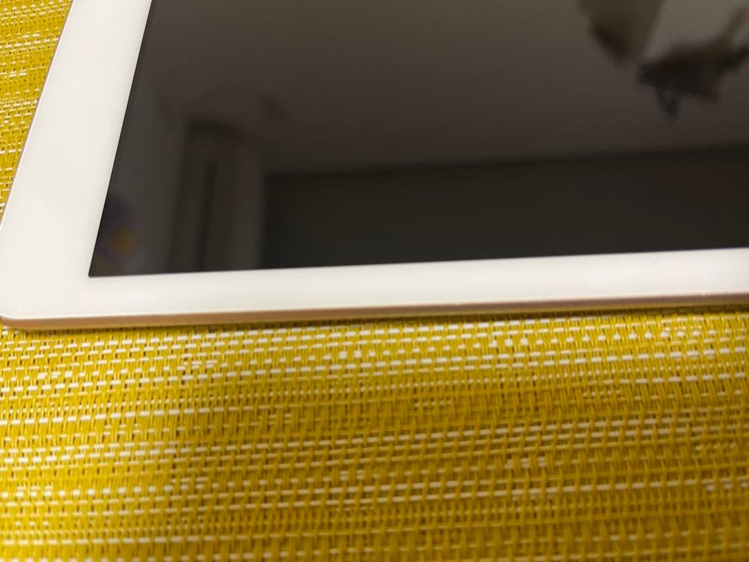 iPad 第8世代 128G wi-fiモデル ゴールド