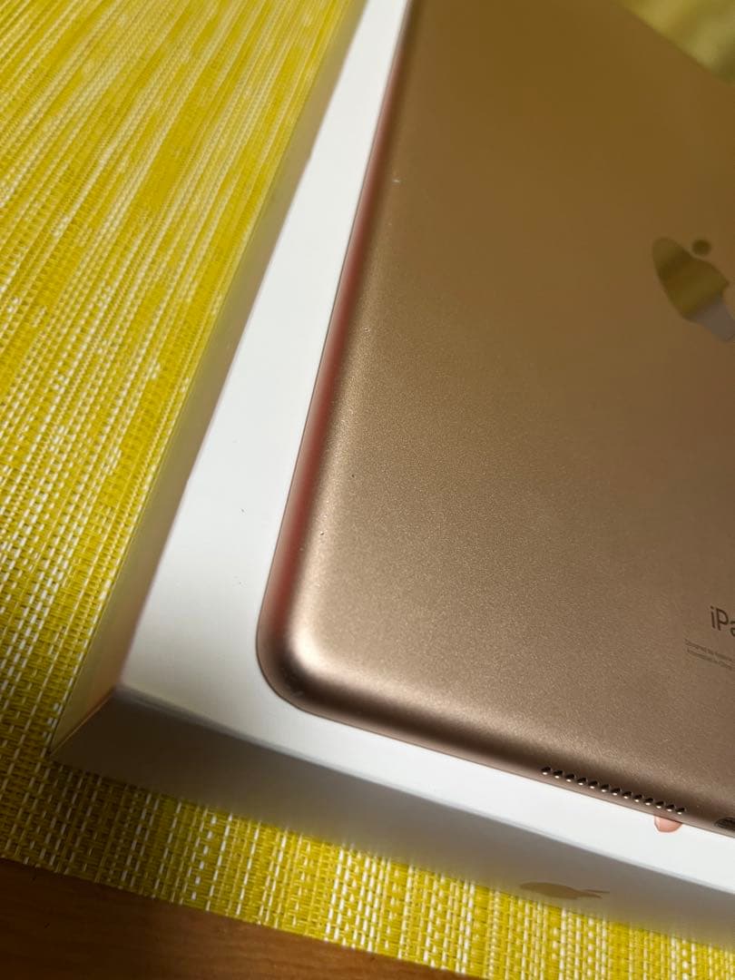 iPad 第8世代 128G wi-fiモデル ゴールド