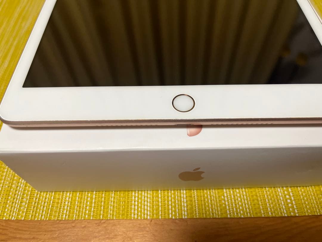 iPad 第8世代 128G wi-fiモデル ゴールド