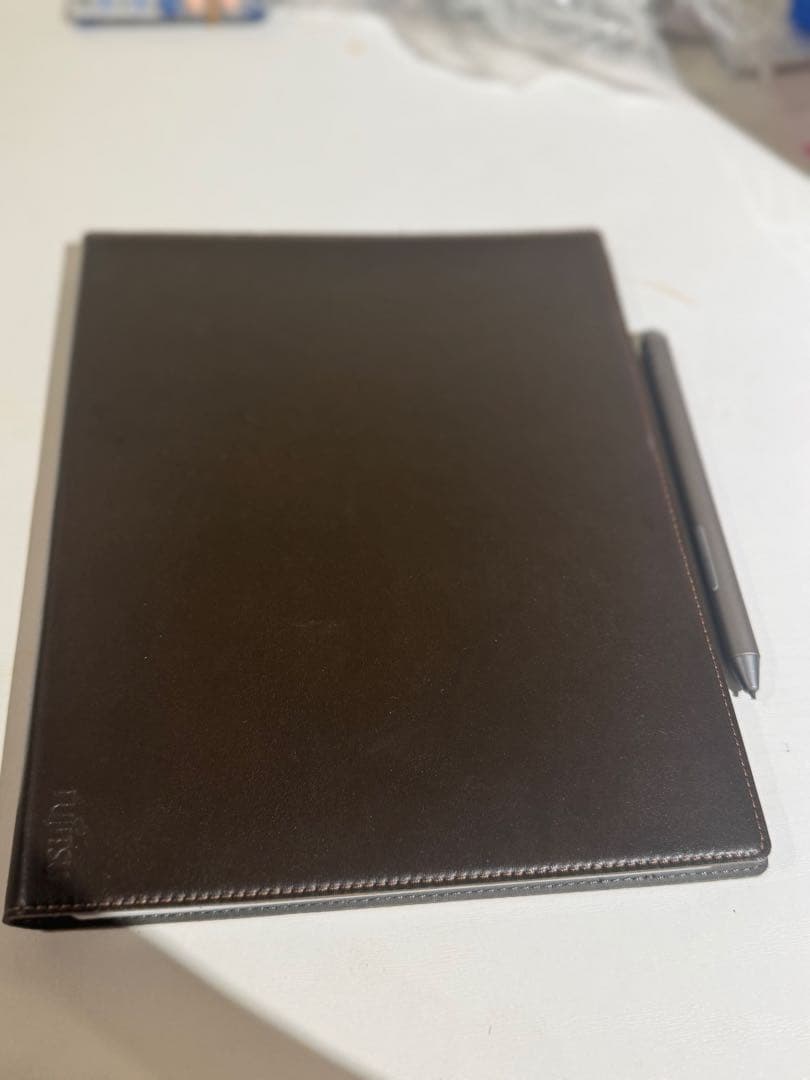 QUADERNO、Fujitsu製の電子ペーパー　第一世代です