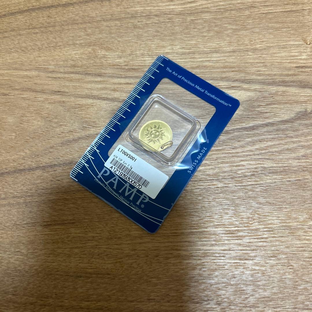 メダル型　ペンダントヘッド