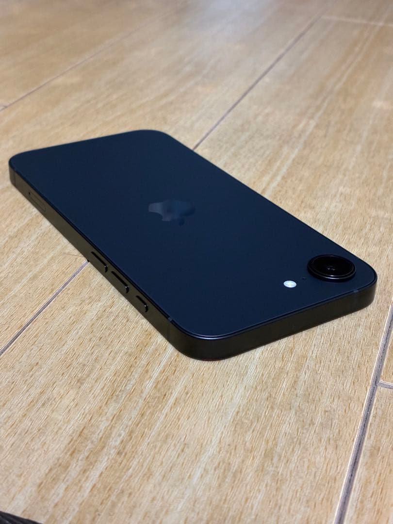 Apple iPhone 16e ブラック 128GB ドコモ版　SIMフリー