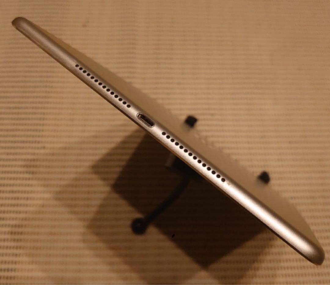 完動品iPad Air2(A1566)本体64GBシルバー送料込VG5VY