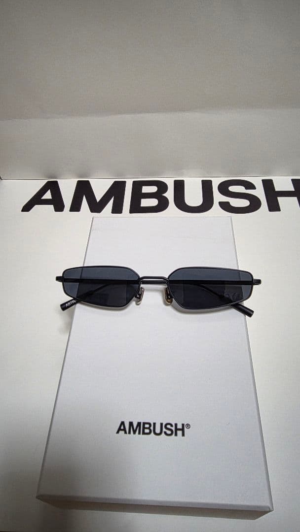 AMBUSH ブラック サングラス　新品未使用　正規店購入品　定価37,000円