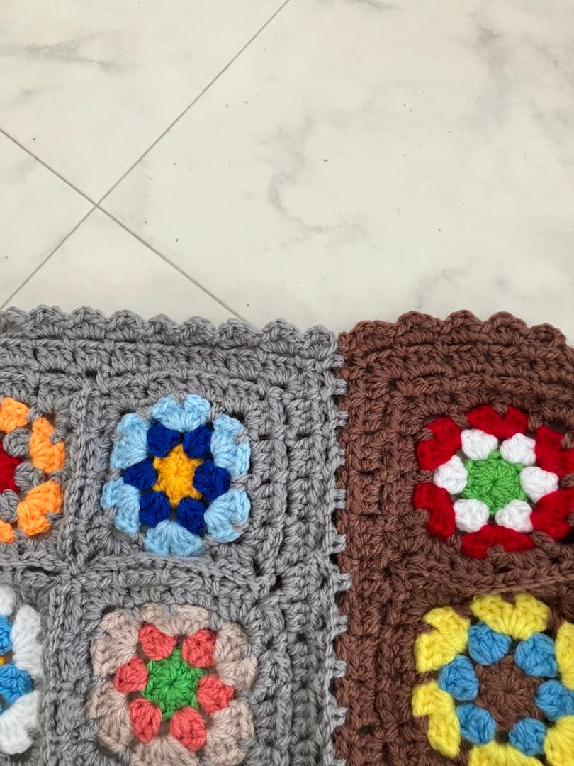 ちろちゃん　マルチカバー　手編み　ハンドメイド