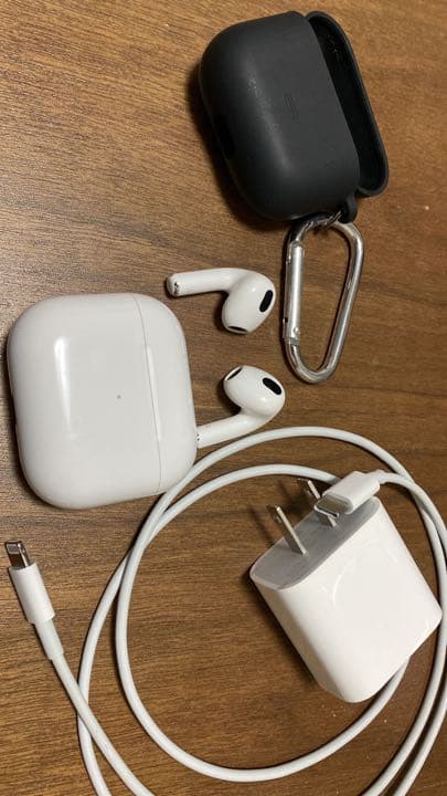 AirPods第3世代　ケース付き　充電器付き