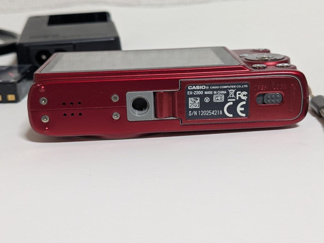 CASIO EXILIM EX-Z200 赤 CCD オールドコンデジ 充電器付