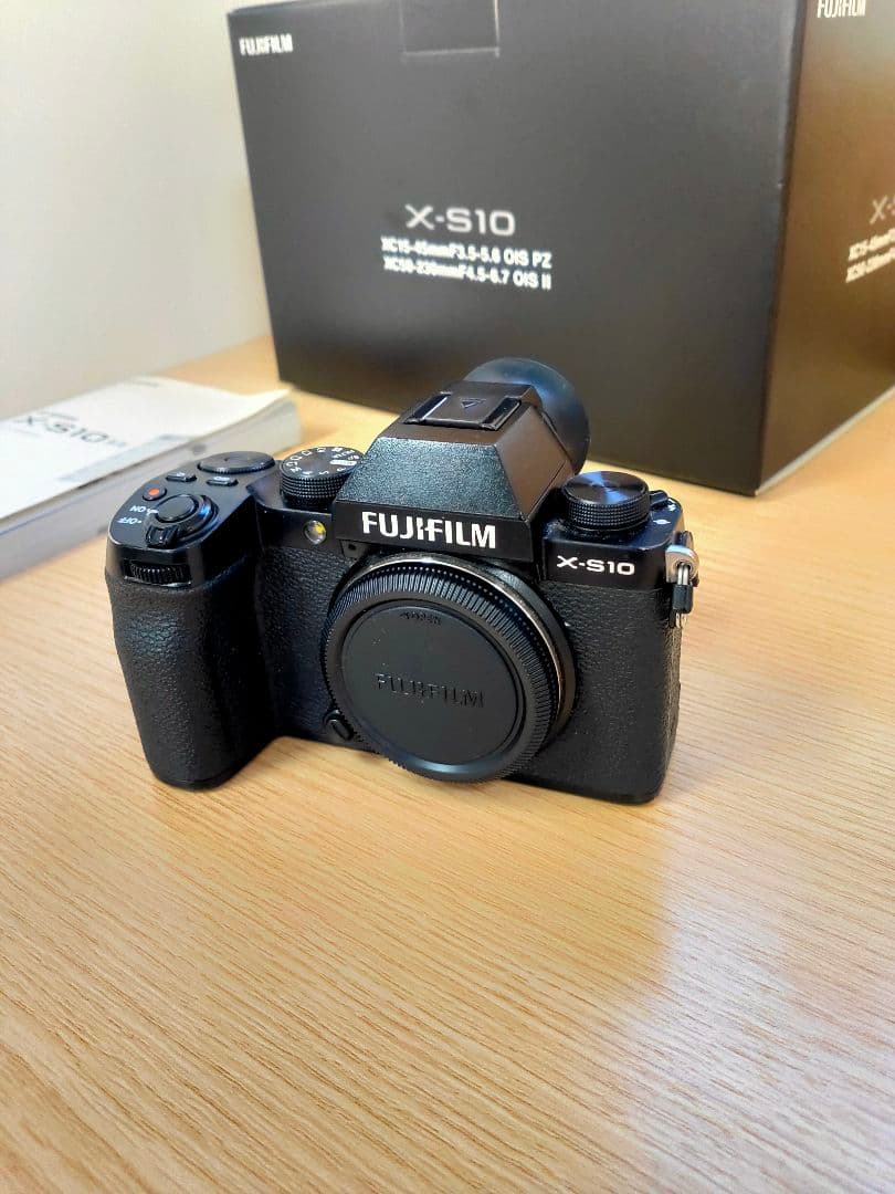 Fujifilm X-S10 ミラーレスカメラ